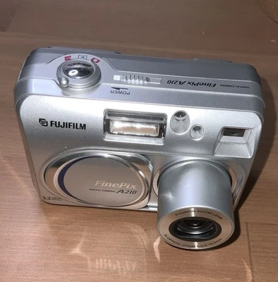 Fujifilm FinePix A210 Digitalkamera 3.2MP Silber Getestet Funktioniert - Bild 1 von 4