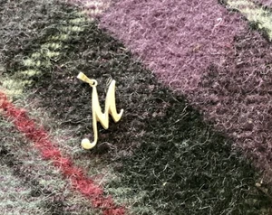 small silver letter M pendant - Picture 1 of 3