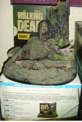 The Walking Dead Season 4 Limited Edition Blu ray Boxed - Image 1 of 4
