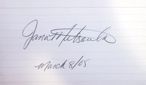 JANA MITSOULA Signed 3x5 Index Card AUTHENTIC AUTOGRAPH Model Actress ~ELEKTRA~ - Picture 1 of 1