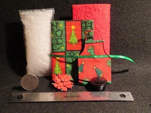 Schürze Weihnachtsbaum Küche Deckel Topf Weihnachtsstern 1:12 Miniatur Kreativ 5833 - Bild 1 von 3