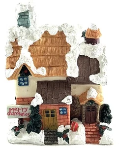Estatuilla de Casa de Pueblo de Navidad Colección K's Brillo Cubierto de Nieve - Imagen 1 de 8