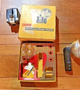 VINTAGE KODAK BROWNIE HAWKEYE FLASH OUTFIT WITH BOX & FLASH GUARD UNTESTED - Picture 1 of 10