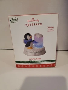 2017 Hallmark Groovin' Guitar Penguin Merry Music Makers Christmas Ornament - Picture 1 of 5