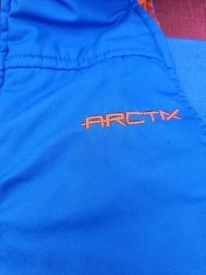 Traje de nieve/babero de nieve Artix talla 4T. Azul y naranja. Foto 1 de 4