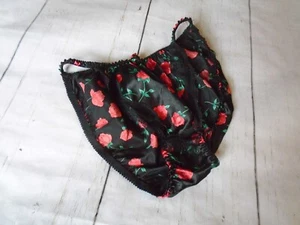 Shiny Black & Red Rose Print Vintage Women's String Bikini Panties M 6 - Picture 1 of 6