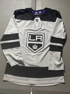 Los Angeles Kings NHL Hockey Adidas Trikot grau Größe 42 / Small - Bild 1 von 4