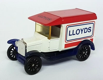 Matchbox 1/52 - 44 1921 Model T Ford - Lloyds Delivery Van - China - Image 1 of 3