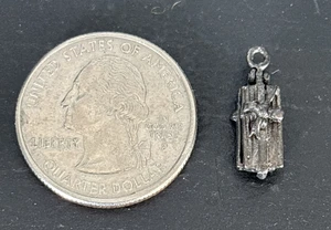 Haunted Halloween Sarg Box Charm öffnet sich für einzelne rote Rose - Bild 1 von 7