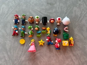 Jakks Pacific 2.5 Nintendo Super Mario Lot Of 24 Figures - Picture 1 of 5
