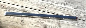 CHRYSLER 300 DODGE CHARGER ZIERLEISTE VERCHROMT TÜR HINTEN LINKS NEU 1DX25TZZAC! - Bild 1 von 1