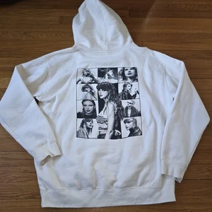Taylor Swift The Eras Tour Hoodie Exclusive Fleece Sz L Unisex Cream Official  - Picture 1 of 6