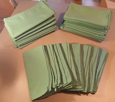 Lote de 38 servilletas de tela de polietileno verde cuadradas de 19,5 pulgadas - Restaurante al por mayor Foto 1 de 4