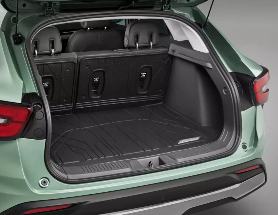 Alfombrilla de carga negra para todo tipo de clima con Chevrolet Script 2024-25 Trax 42854159 Foto 1 de 1