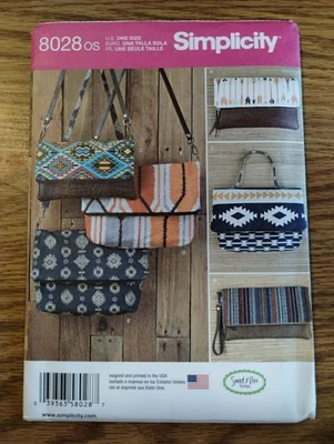 8028 Simplicity Sewing Pattern Clutch Wristlet and Purse Factory Folded - Image 1 of 4