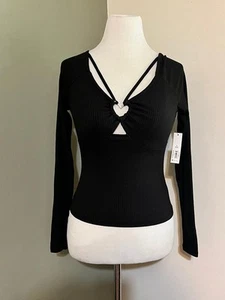 No Boundries Black Long Sleeve Top Built in Bra Pads Heart Ring Cut Out S NWT - Picture 1 of 4