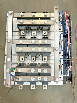 Conjuntos de puente de diodo multifásico Allen-Bradley 304348 Foto 1 de 3