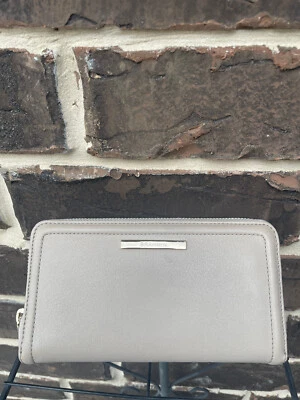 NUEVO CON ETIQUETAS $185 BRAHMIN SURI Brindle Moonstone CARTERA CON CREMALLERA ALREDEDOR gris claro Foto 1 de 4