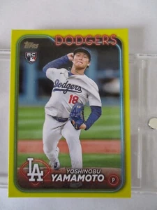 2024 Topps Yoshinobu Yamamoto Yellow Boarder Rookie Series 2 - Picture 1 of 5