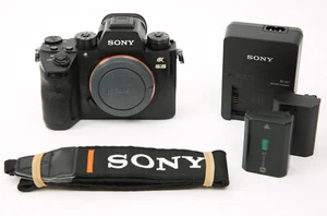 Sony Alpha a9 Spiegellose Digitalkamera (Nur Gehäuse, Schwarz) 24.2MP, 943K Auslösungen - Bild 1 von 10