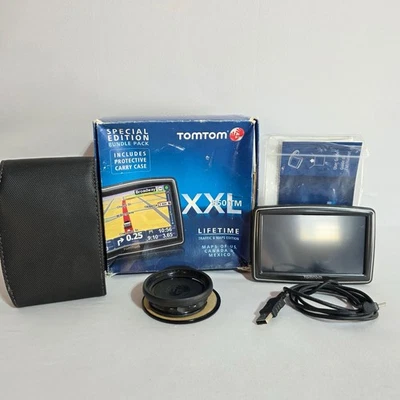 TomTom XXL 550TM GPS Special Edition Bundle Pack w/ Case & Lifetime Maps - Image 1 of 3