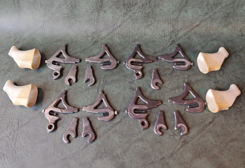 LOTE DE PUNTEROS CAMPAGNOLO VINTAGE NUEVO + CAPÓS DE FRENO + PUNTEROS SUNTOUR SUPERBE PRO Foto 1 de 4