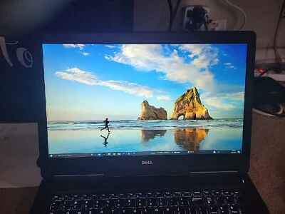 Dell Precision 7730 Intel Xeon V6 64GB 512GB SSD 17.3" Win10 Pro - Imagem 1 de 4