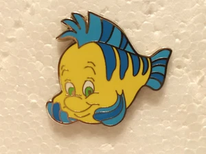 Prendedor Disney - Sirenita Ariel Sidekick Plaunder Fish Happy 2006 - Imagen 1 de 2
