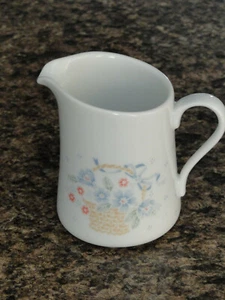 Corning Corelle COUNTRY CORNFLOWER Pattern Creamer - Picture 1 of 3