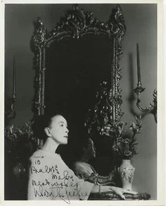 Graham, Martha. (1894–1991): Signed Photograph MODERN DANCE - Picture 1 of 2