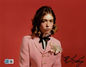 SNAIL MAIL AKA LINDSEY JORDAN SIGNED 8x10 PHOTO POPULAR INDIE SINGER BECKETT BAS - Bild 1 von 2