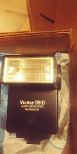 Vivitar Auto-Dedicated Thyristor 28-D Mount Flash 1983 Bat's Incl. - Picture 1 of 5