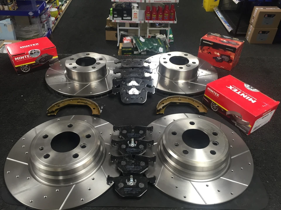 BMW 850I (E31) PASTILLAS DE DISCO DE FRENO RANURADO PERFORADO CRUZADO HB ZAPATOS DELANTEROS TRASEROS  Foto 1 de 1