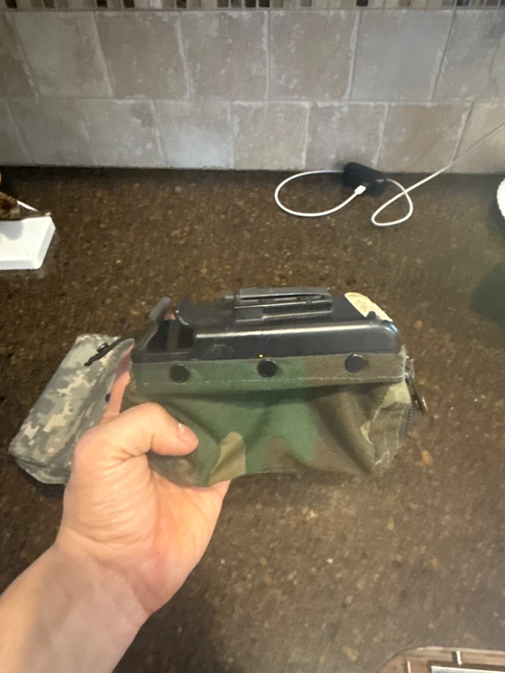 USGI M249 SAW 100ª bolsa de munición e inserto "Saco de nueces" M81 Woodland camuflaje - ver fotos Foto 1 de 1