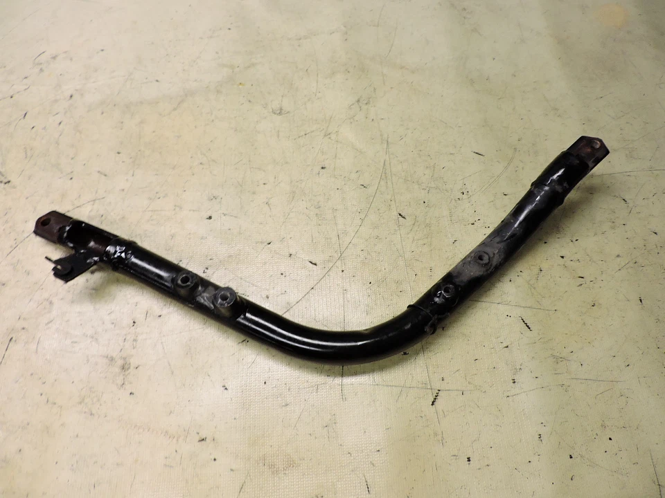 92 Suzuki GSX1100 GSX 1100 G Katana 发动机安装框架轨道杆支架 — 第 1/1 张图片