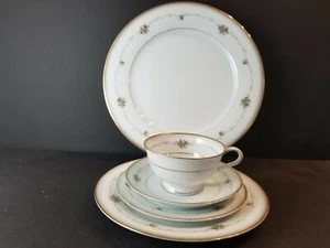 Joanne by Noritake #6466, 5 Piece Place Setting - Picture 1 of 12