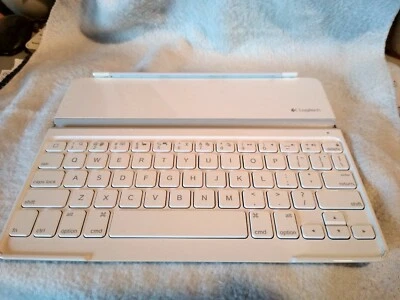 Teclado de viaje - Funda teclado ultrafina Logitech - Compatible con Bluetooth Foto 1 de 4