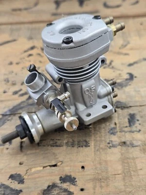 NOS Vintage O.S. Max R/C Marine 10F SR-M Nitro Motor - Image 1 of 4