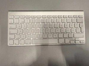 Apple A1314 Drahtlose Tastatur - Gebraucht, Nein Zubehör, Spuren von Verschleiß - Bild 1 von 9