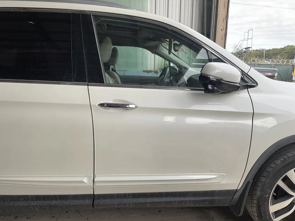 Passenger Right Front Door Fits 17-24 RIDGELINE 5324501 - Imagem 1 de 1