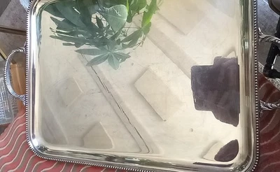 Plateau de Service Décor de Rangs de Perles Métal Argenté - Photo 1/4