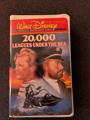 Walt Disney Family Film Collection 20,000 Leagues Under the Sea (VHS Clam-Shell) - Image 1 of 2