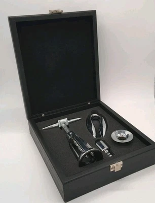 4 Piece Wine Set In Wood Case - Image 1 of 4