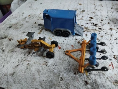 POLITOYS POLISTIL serie J rimorchi agricoli e trasporto cavalli 1/66 - Immagine 1 di 4