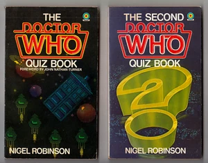 THE DOCTOR WHO QUIZ BOOK/THE SECOND DOCTOR WHO QUIZ BOOK (Nigel Robinson/1sts) - Foto 1 di 5