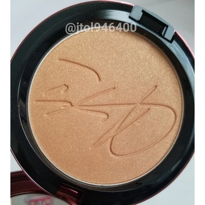 Mac Baby Girl Bronzing Powder  Limited Edition / Discontinued - Image 1 of 4