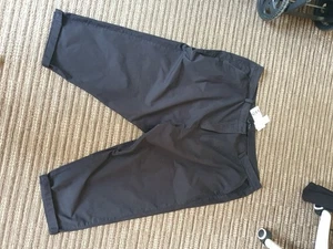 Ladies New Black Summer Crop Trousers Size 28 From Yours - Picture 1 of 4