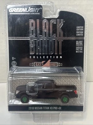 Nissan Titan XD PRO-4X 2018 Greenlight 1/64 Black Bandit Foto 1 de 4