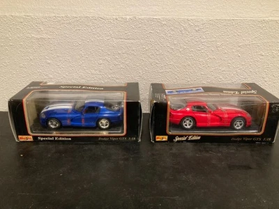 Лот из 2 литых машинок Maisto Special Edition 1996 Blue Dodge Viper GTS 1:18 - Изображение 1 из 4