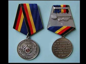 Medaille Volksmarineband Gründung NVA  VM  vor 50 Jahren im Buch DIE ZEIT DANACH - Picture 1 of 2